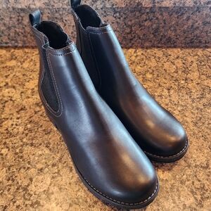 Eastland Ladies Jasmine Black Ankle Booties, NWOT, Size 9.5W
